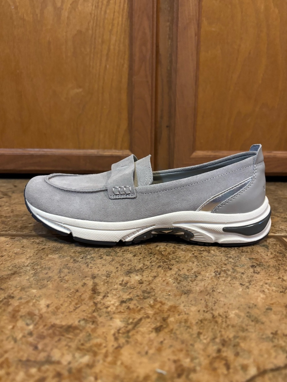 NWOT Vionic women’s 23Walk Loafers sz 8